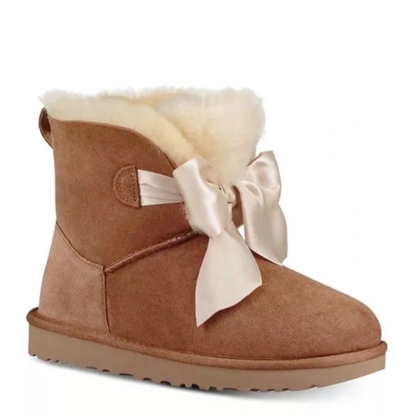 UGG Shoes - UGG Gita Mini Boots Size 7